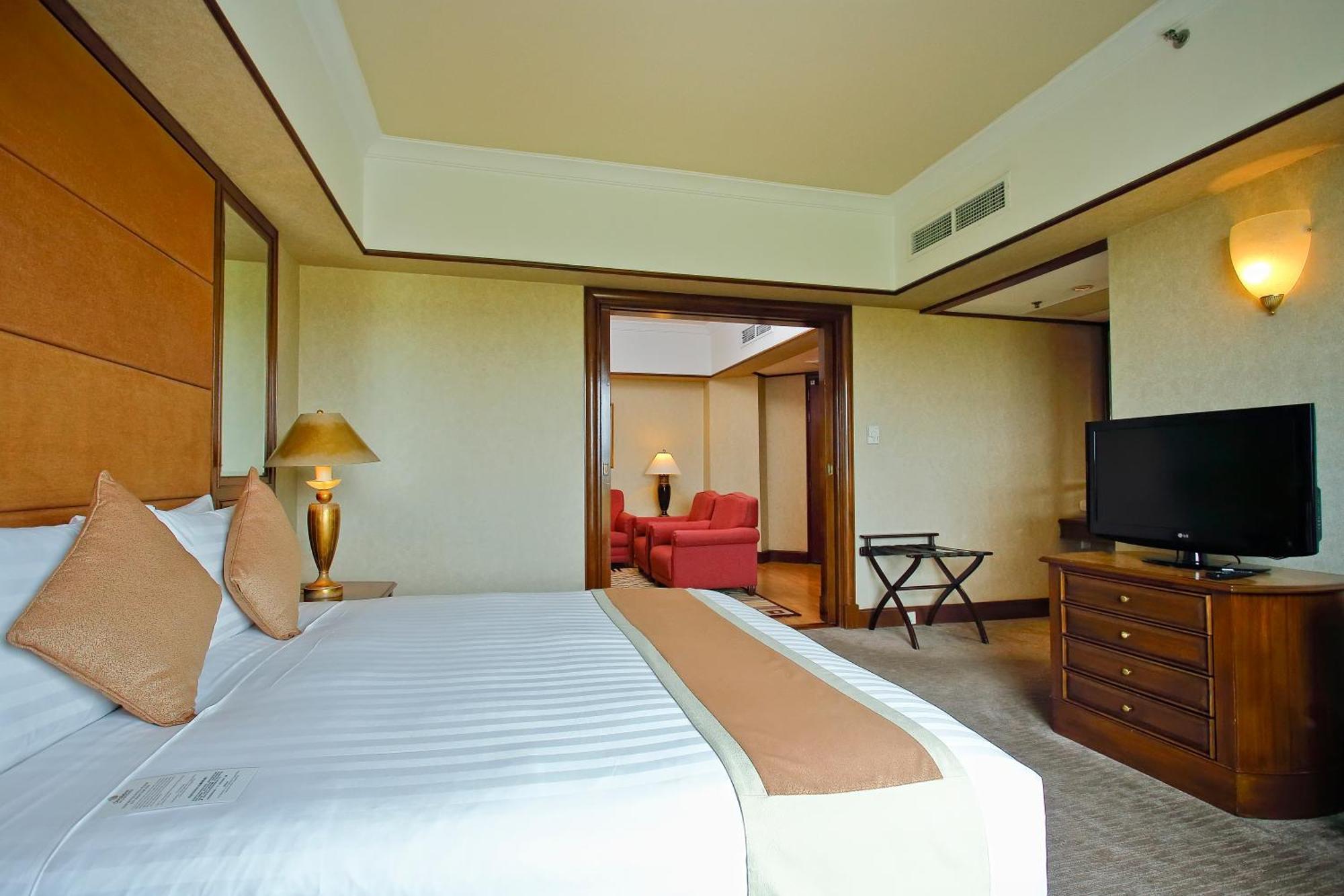 Hotel The Pacific Sutera Kota Kinabalu Exterior foto Suite